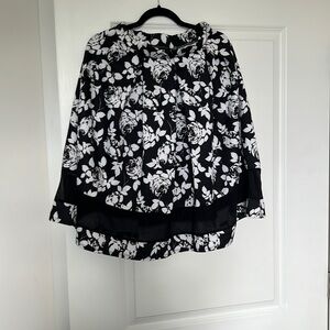 Black and white flower print skirt with mesh‎ hem